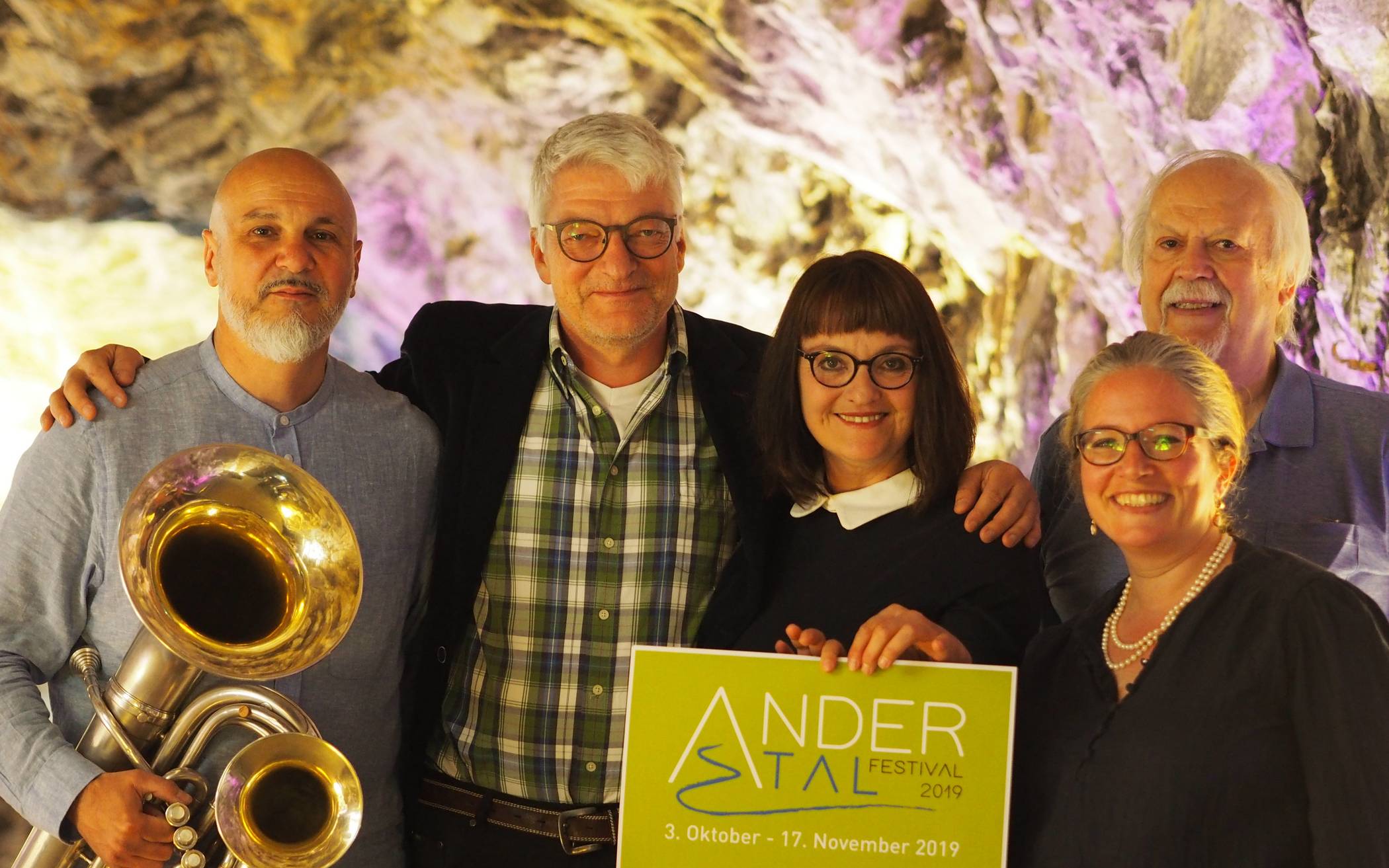  Nicolao Valiensi, Bodo Herlyn und Constanze Backes (Kulturvilla Mettmann), Caterina Klusemann und Dr. Helmut Stein (Förderverein neanderlandKultur, v.li.) freuen sich auf das bevorstehende Festival Andertal. 