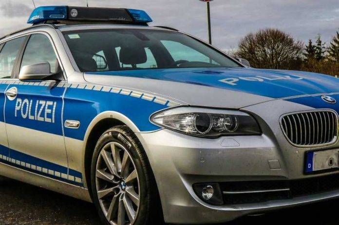 An der Goldberger Straße in Mettmann: Trickdiebstahl durch Zetteltrick bei Seniorin