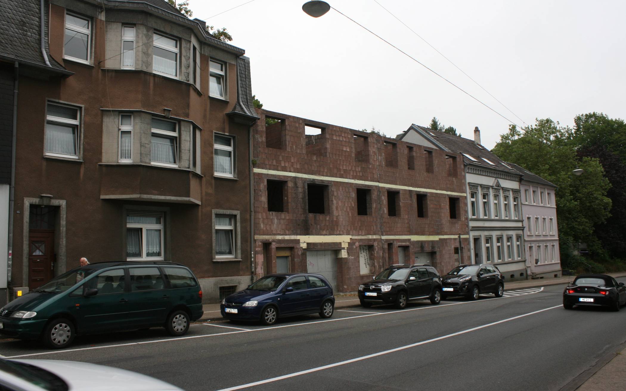  Ein wirklicher Schandfleck inmitten Mettmanns: Der Rohbau auf der Bahnstraße. 