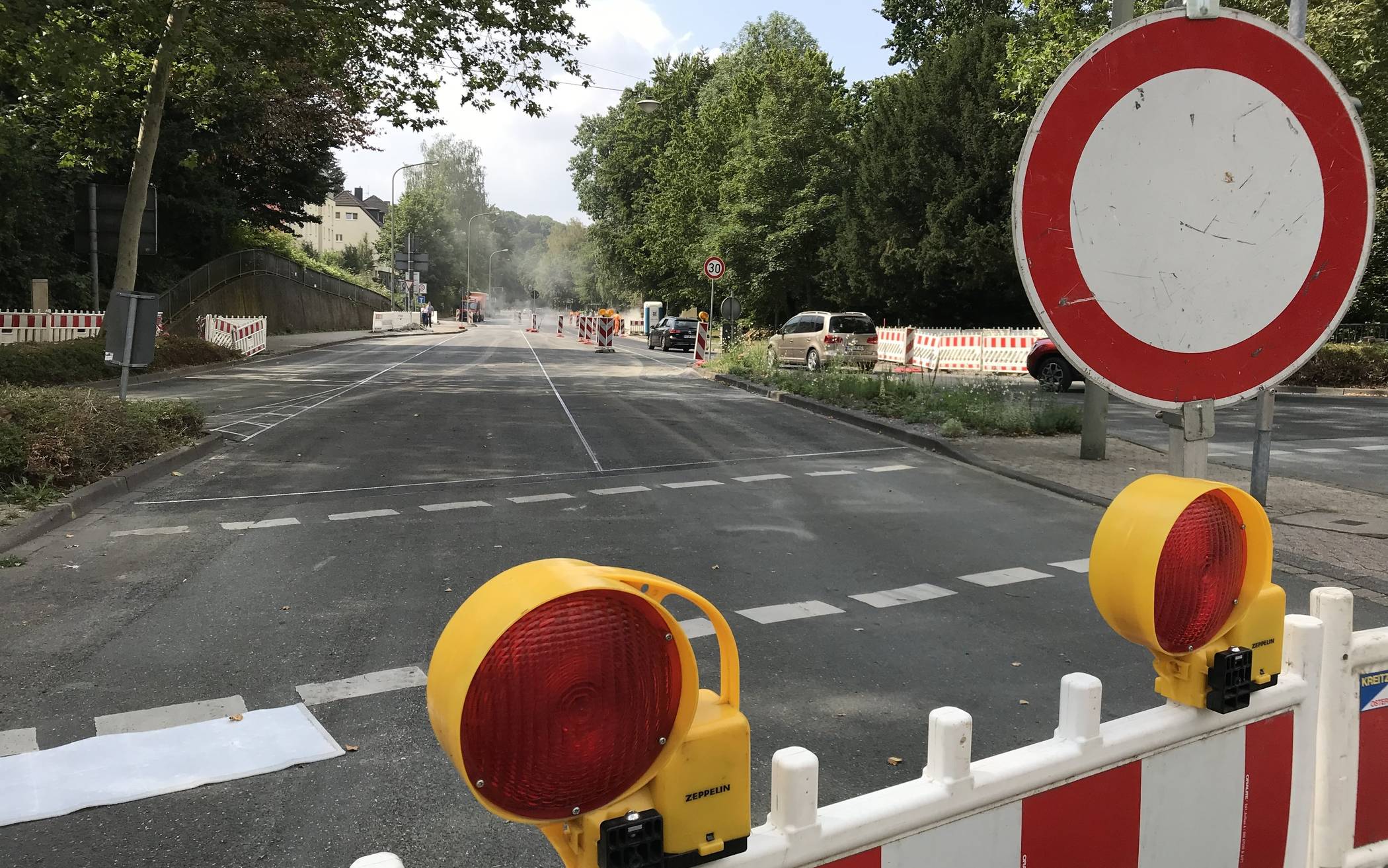 Die Sanierung der Fahrbahndecke auf der