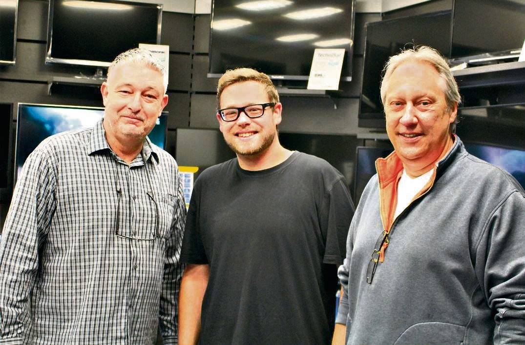  Frank von Gaza (links) und Stefan Werner (rechts) haben mit Jan Schmelzer kompetente Unterstützung. 