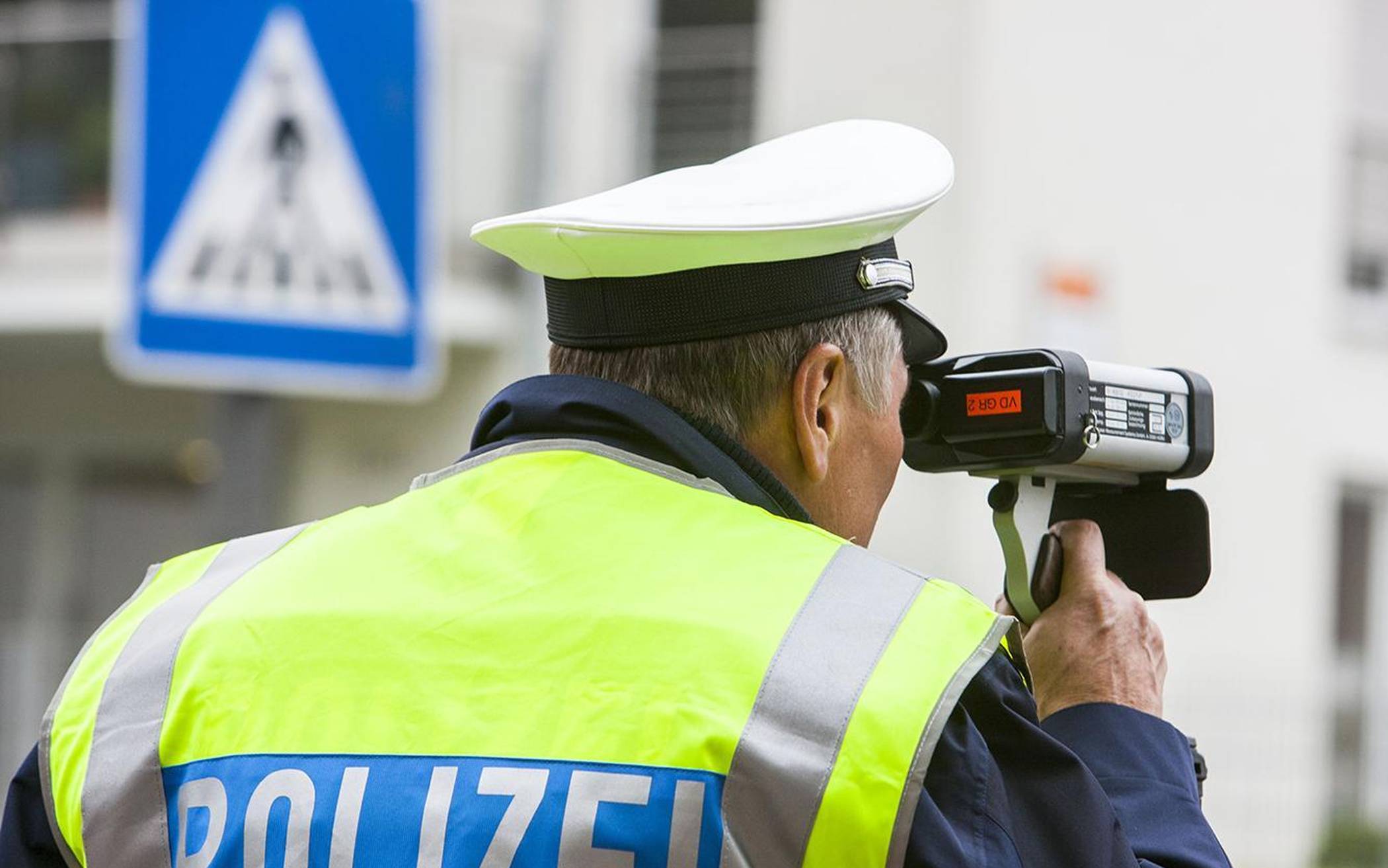 Geschwindigkeitsmessungen mit dem LASER-Messgerät.