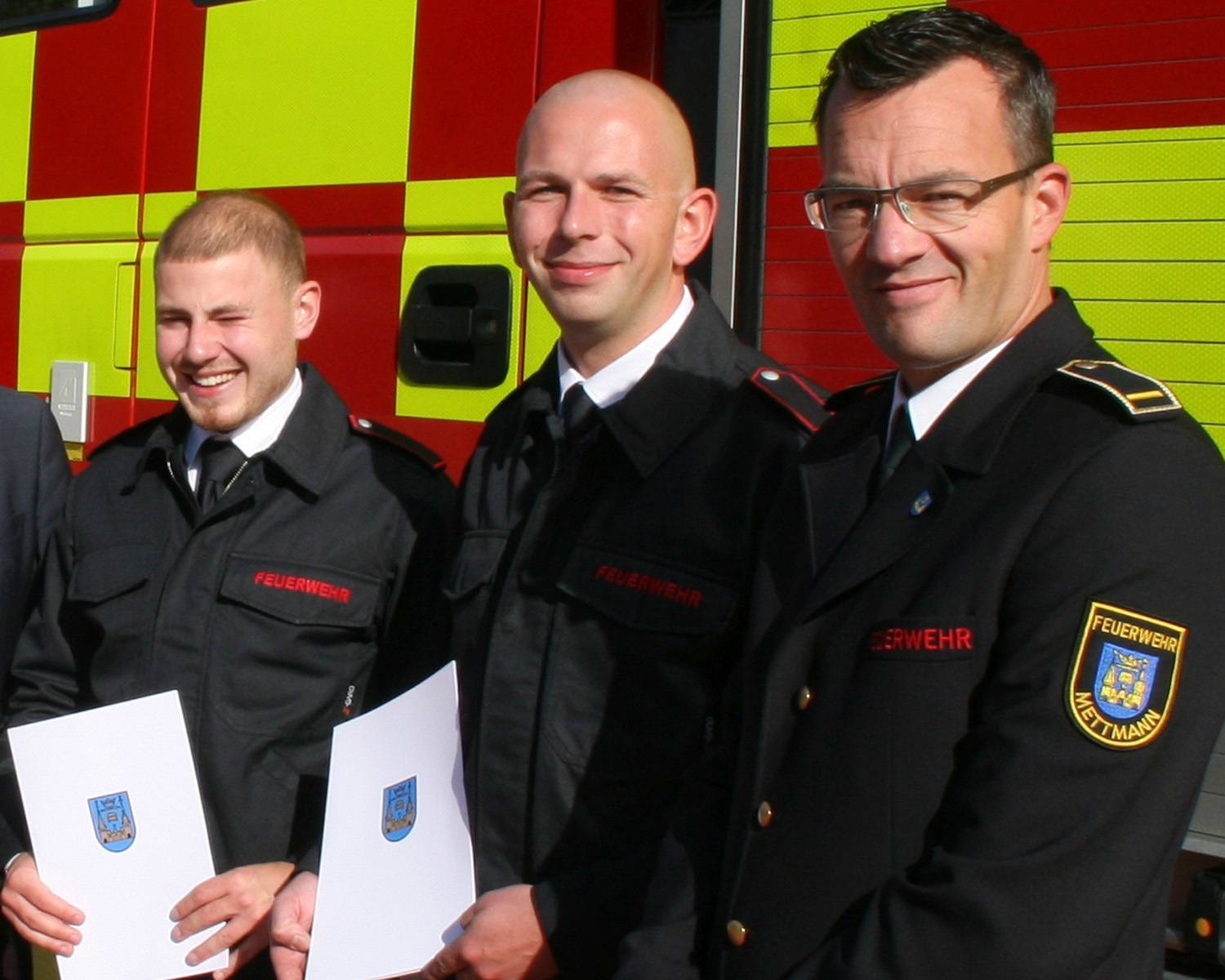Feuerwehrchef Matthias Mausbach begrüßte Dennis Schamell