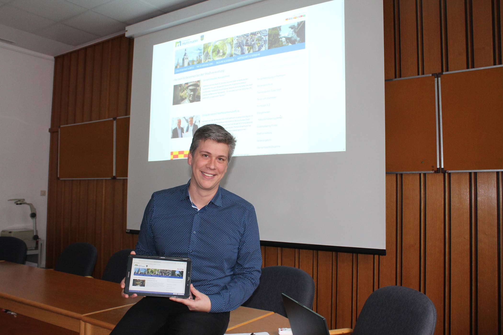  Christian Barra hat die neue Homepage am Freitag der Öffentlichkeit vorgestellt. Die neue Seite ist benutzerfreundlicher und kann auch auf mobilen Geräten besser dargestellt werden. 