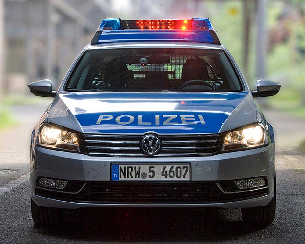 Frau wird beim Gassigehen von Tätergruppe attackiert