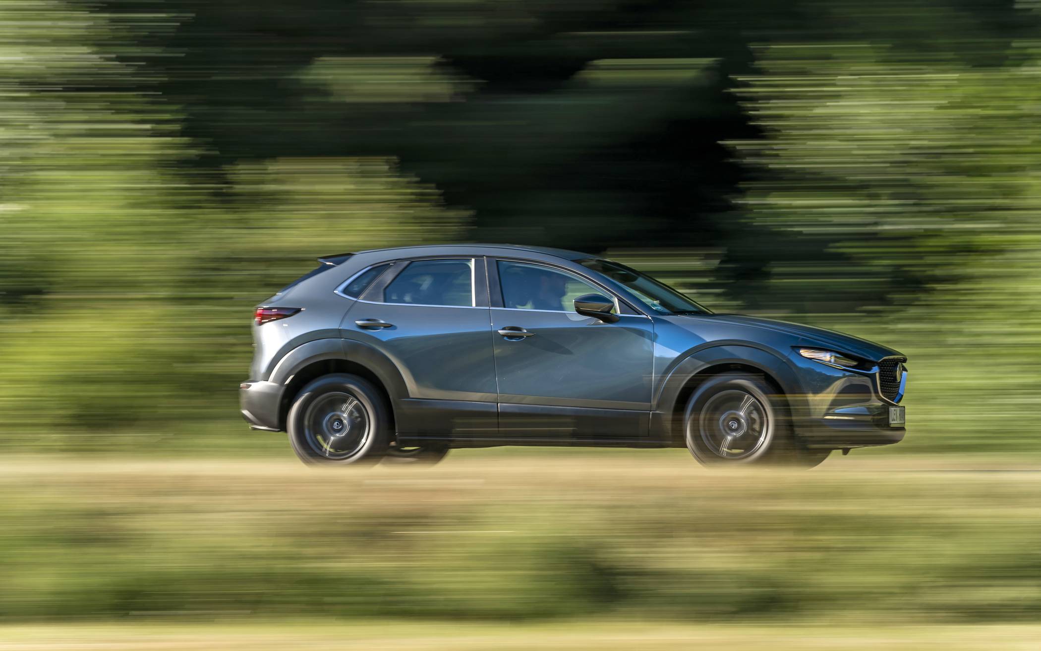 Das weiterentwickelte, reifer wirkende Design des Mazda CX-30 bewahrt die Kodo typische...