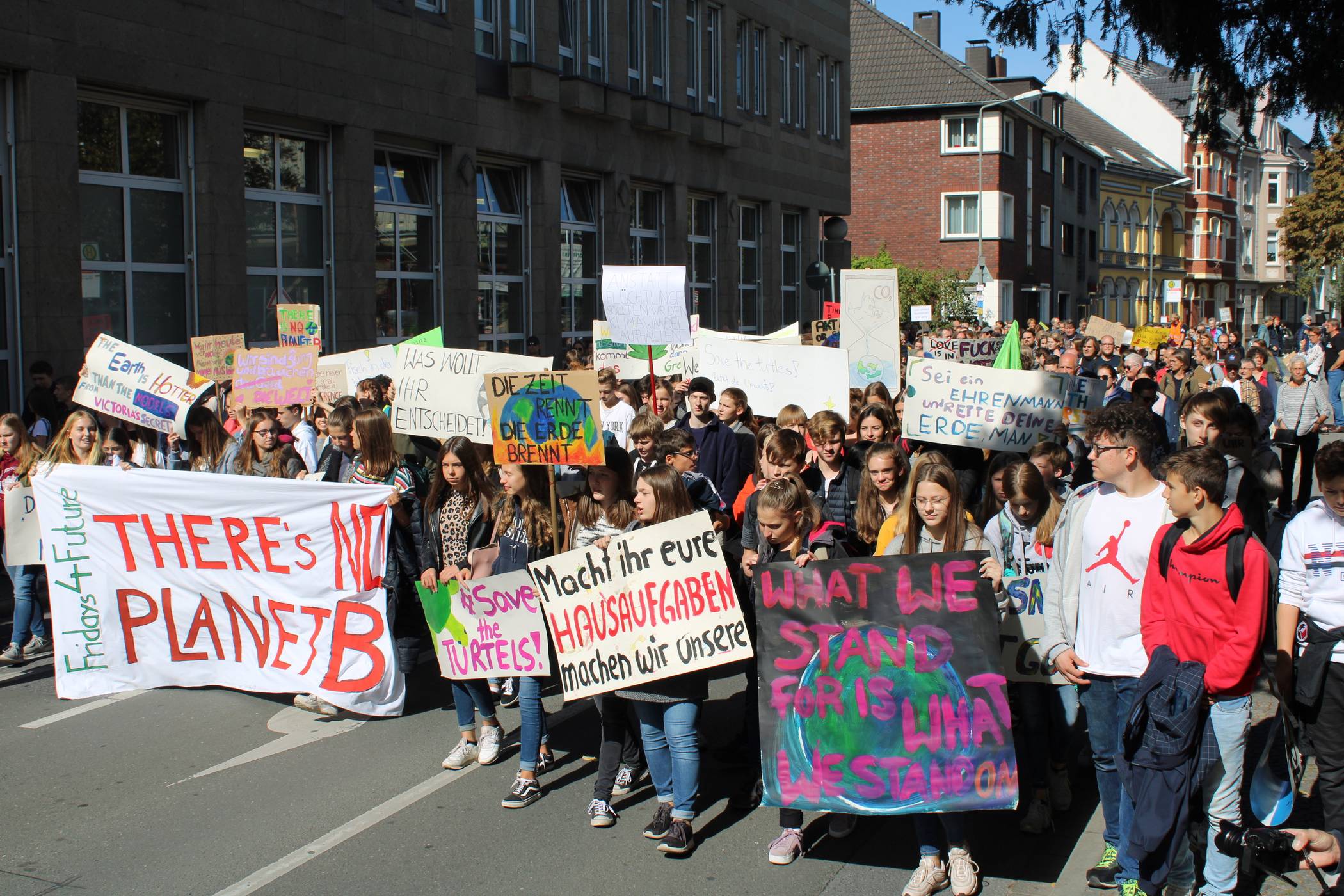  In ganz Deutschland gehen Schüler auf die Straße. Hier in Ratingen. 