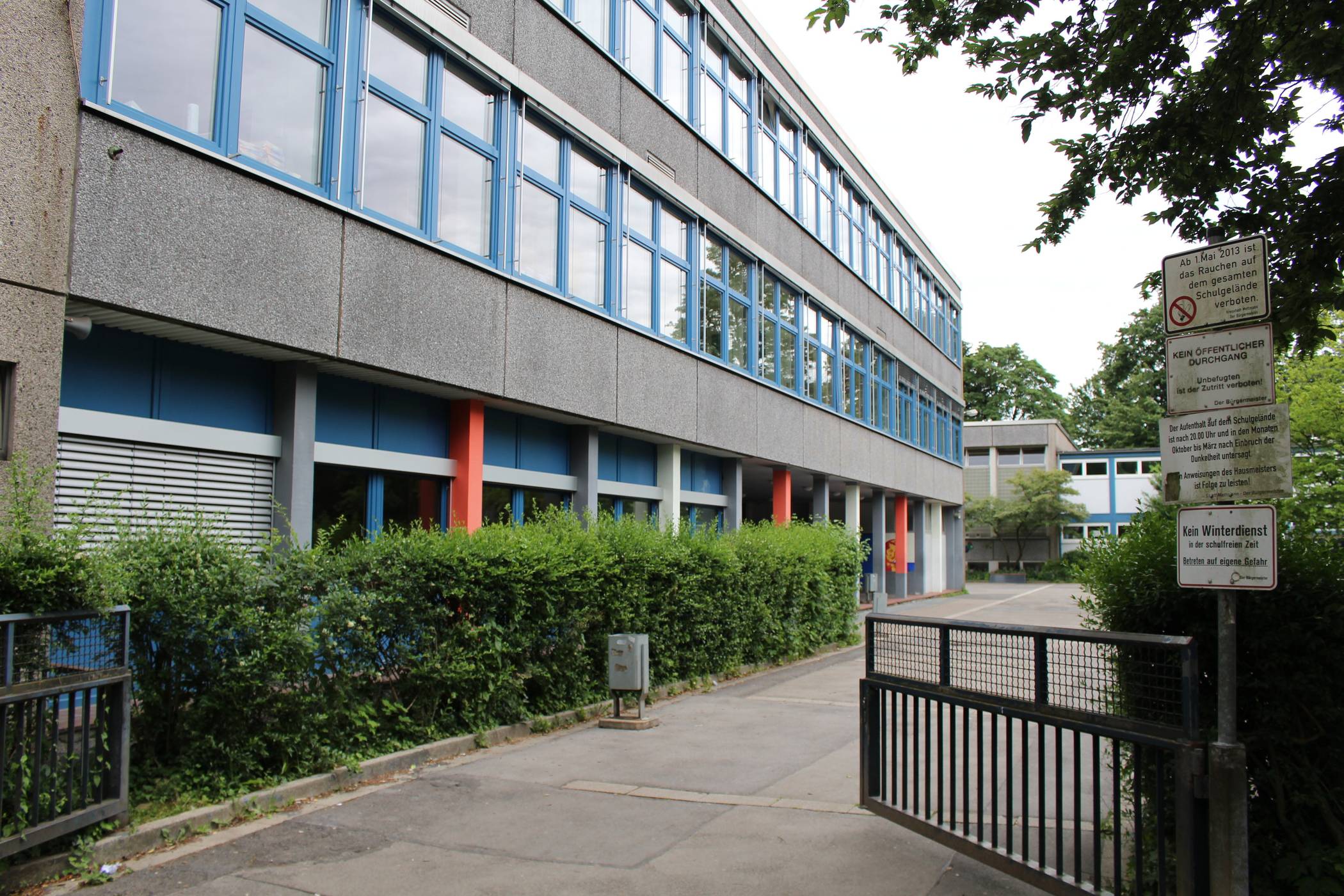  Die Carl-Fuhlrott-Realschule in Mettmann.  