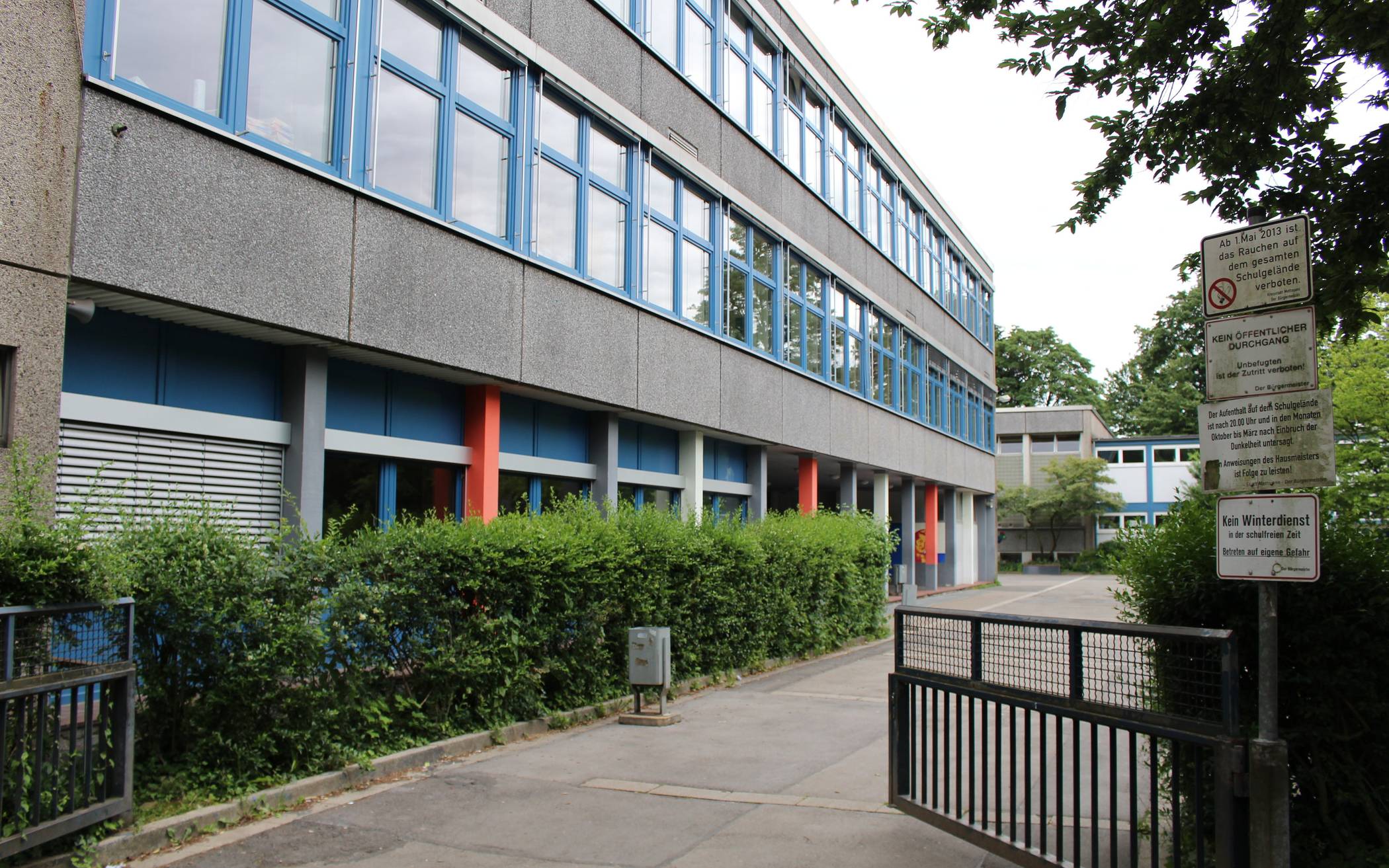  Die Carl-Fuhlrott-Realschule in Mettmann.  