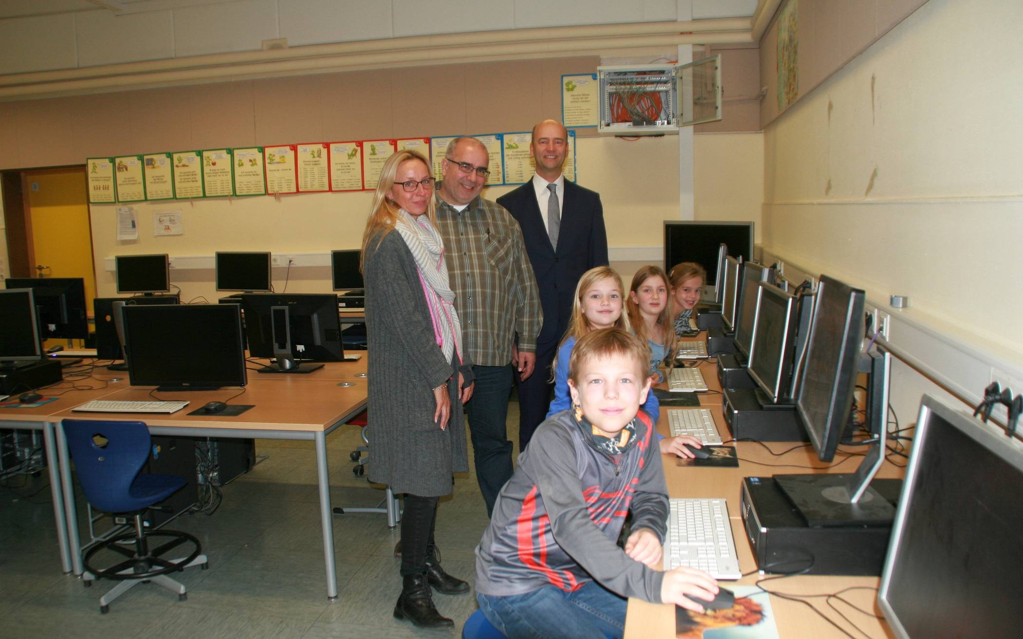 Bürgerverein spendet der Astrid-Lindgren-Schule Rechner