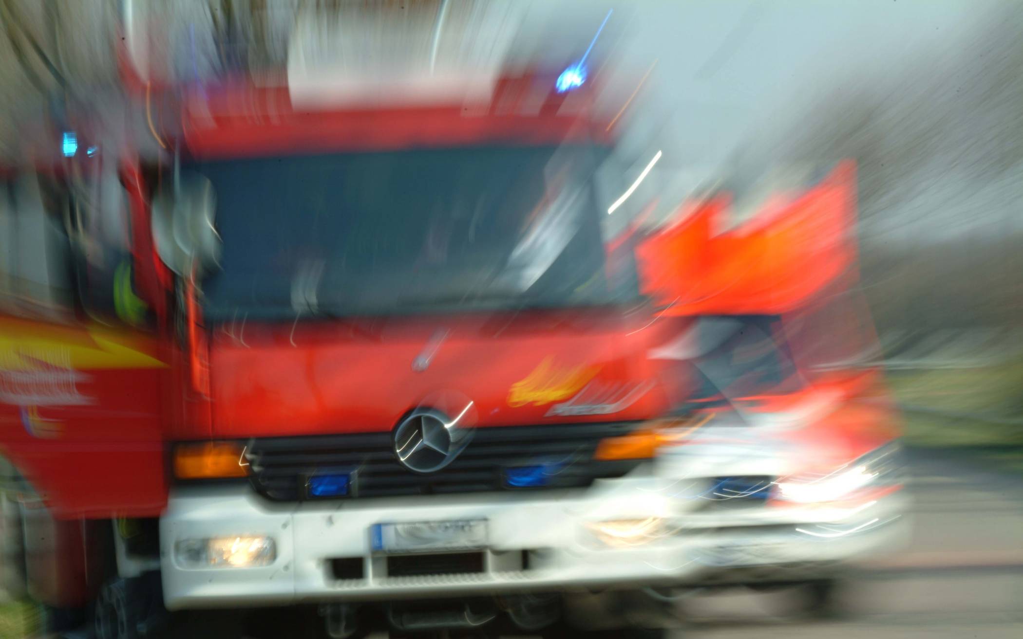 Mehrere Feuerwehreinsätze in Mettmann zu Silvester: Feuer im Keller und mehere Containerbrände