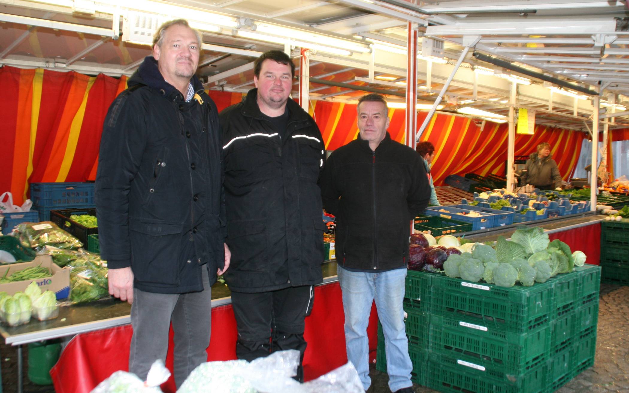 Frank Tiepel und seine Familie verabschieden sich vom Wochenmarkt