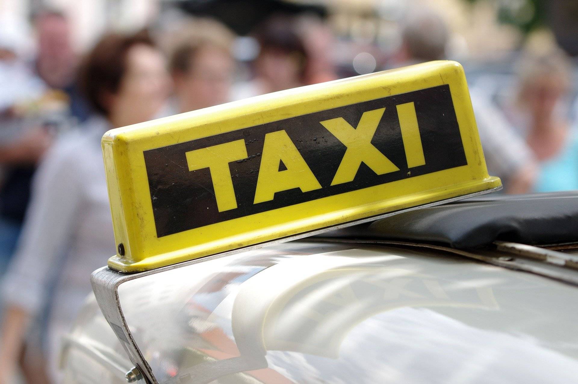 JU im Kreis: „Sicherer Heimweg für Jugendliche und junge Erwachsene“: Nächtliche Taxifahrten werden bezuschusst
