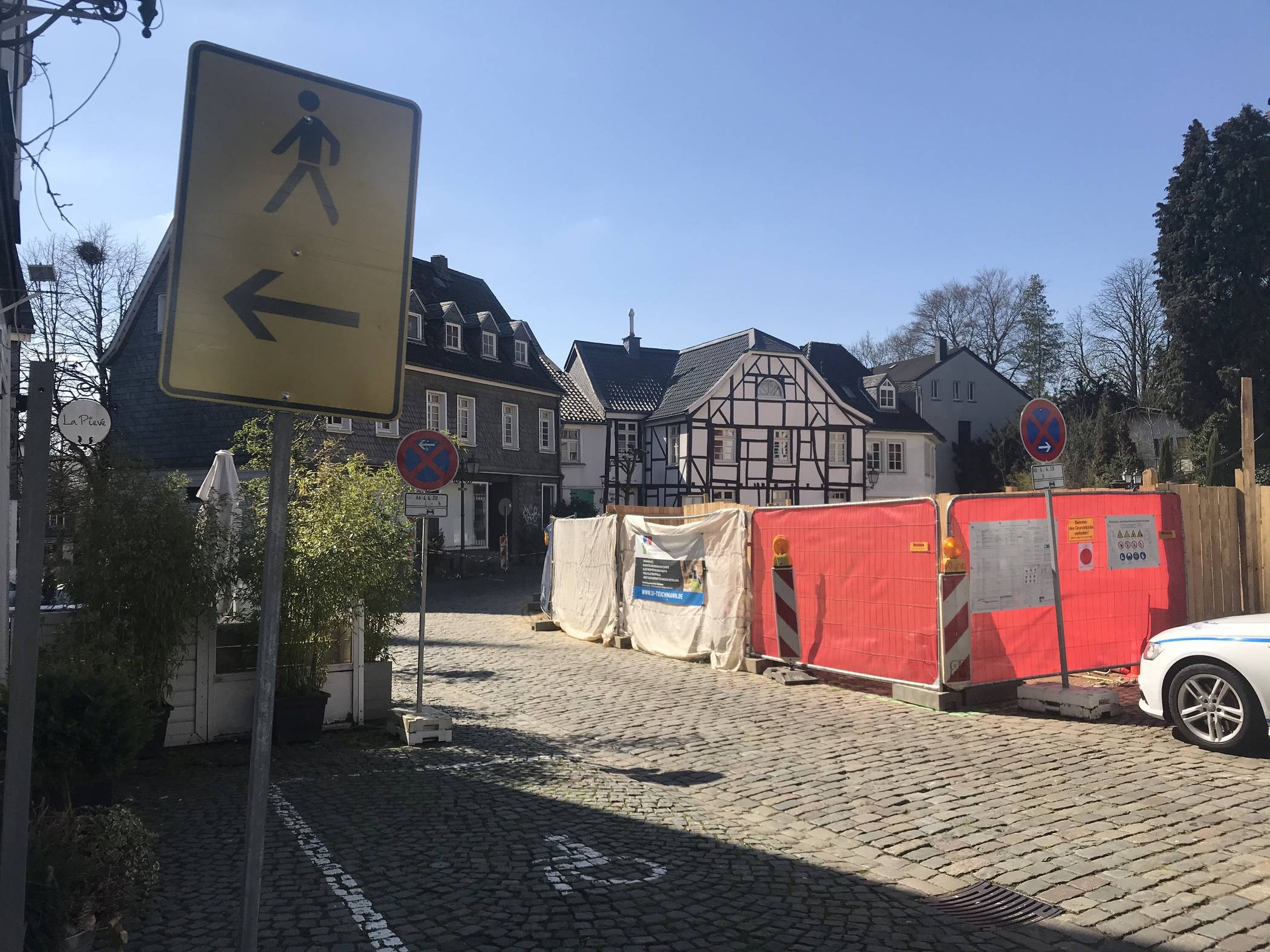  Für die Neubebauung des Eckgrundstücks an der Oberstraße wird am kommenden Wochenende ein Kran aufgebaut. 