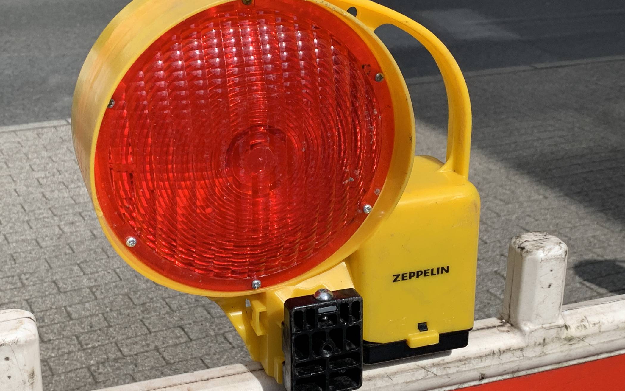 Asphaltierungsarbeiten im Gewerbegebiet „Marie-Curie-Straße“: Achtung, Baustelle!