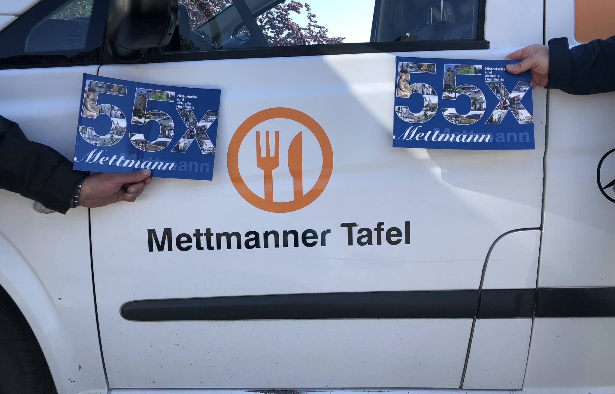  Mit jedem verkauften Buch fließt ein Euro in die Kasse der Mettmanner Tafel. 