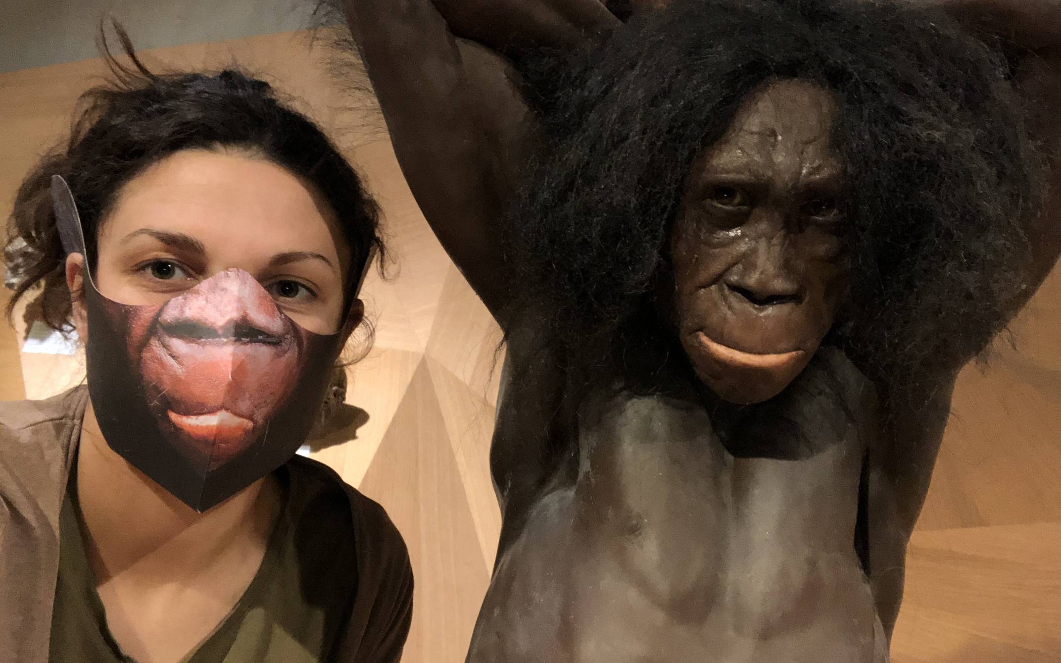 Bastelbogen des Neanderthal Museums: Pappmaske im Urmensch-Design jetzt auch online erhältlich