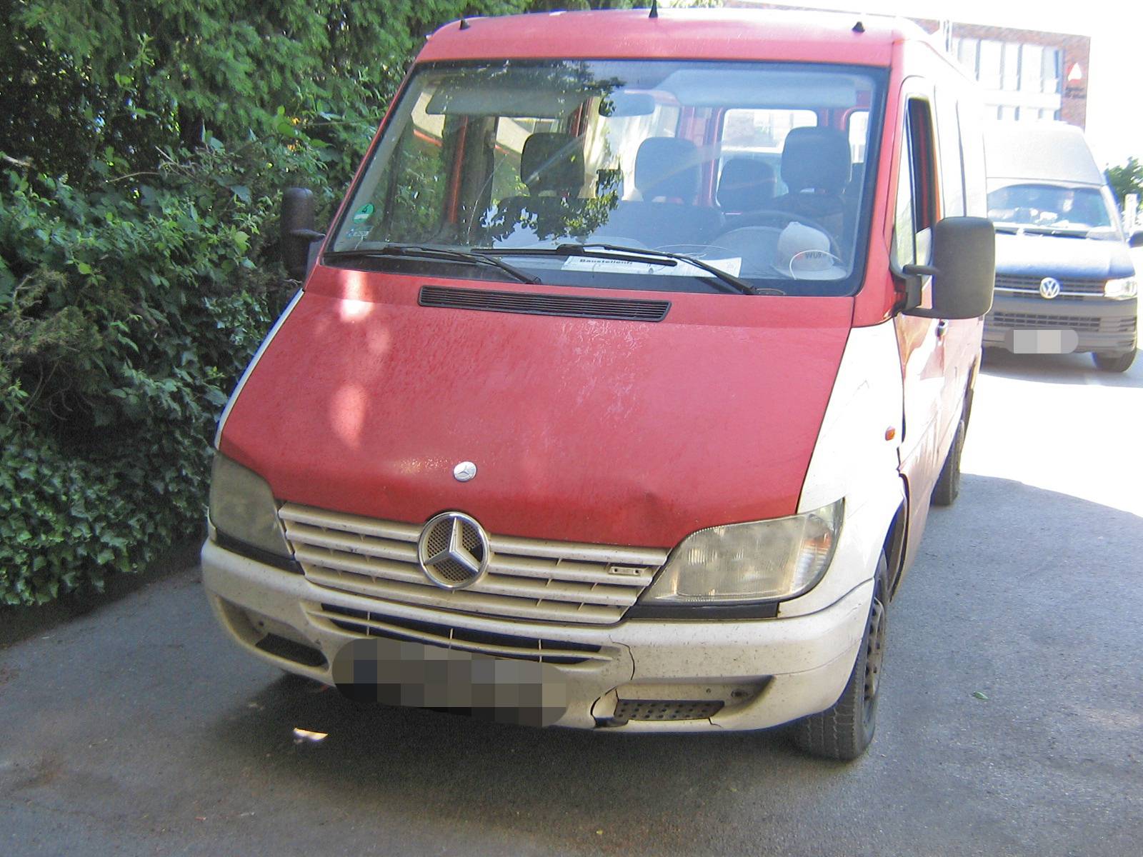  Dieser Transporter wurde von der Polizei stillgelegt.. 
