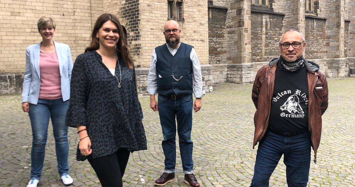  Hoffen, dass 2021 wieder Martinszüge in Mettmann stattfinden: Desiree Bruver-Leske und Vanessa Witte vom Martinsverein Metzkausen sowie Christoph Schulze und Dirk Klotzky vom Martinsverein Innenstadt (von links). 