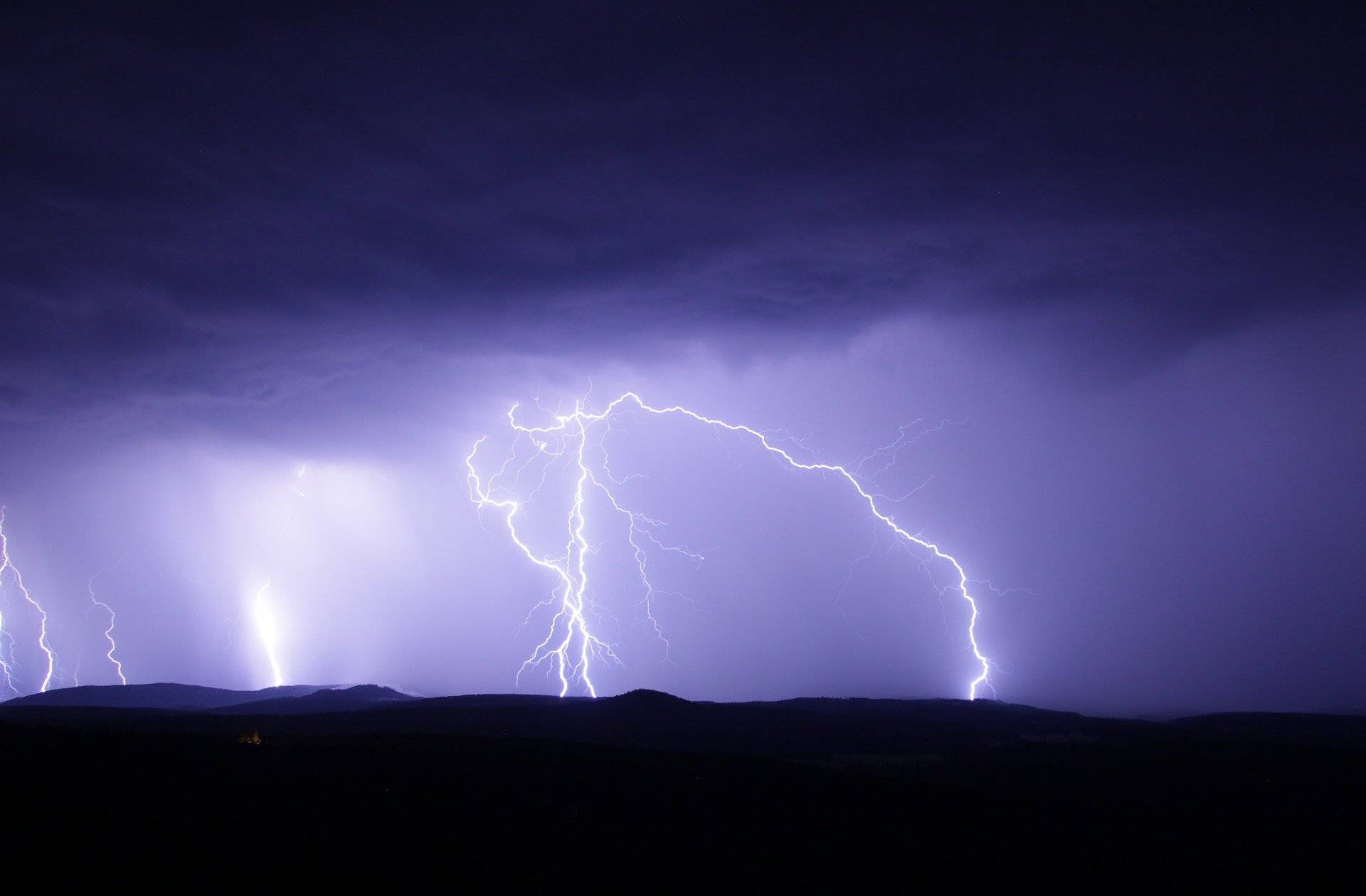 Bei Gewitter raus aus dem Naturfreibad