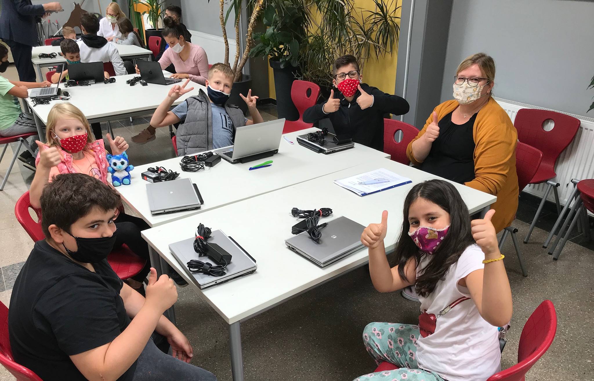 Mehr Spenden-Laptops für die Schule