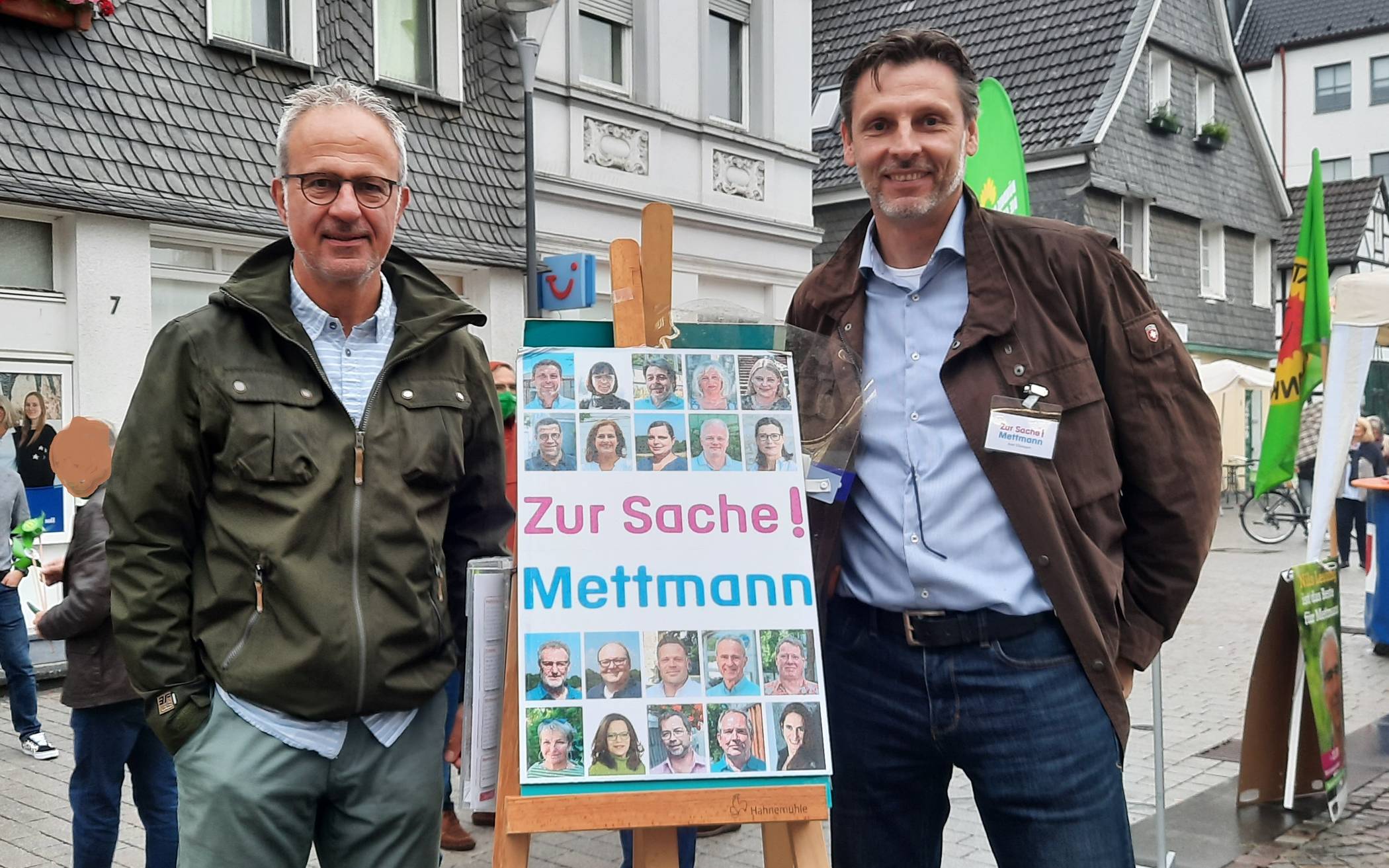  Andreas Konrad (l.) und Axel Ellsiepen am letzten Samstag in der Innenstadt. 