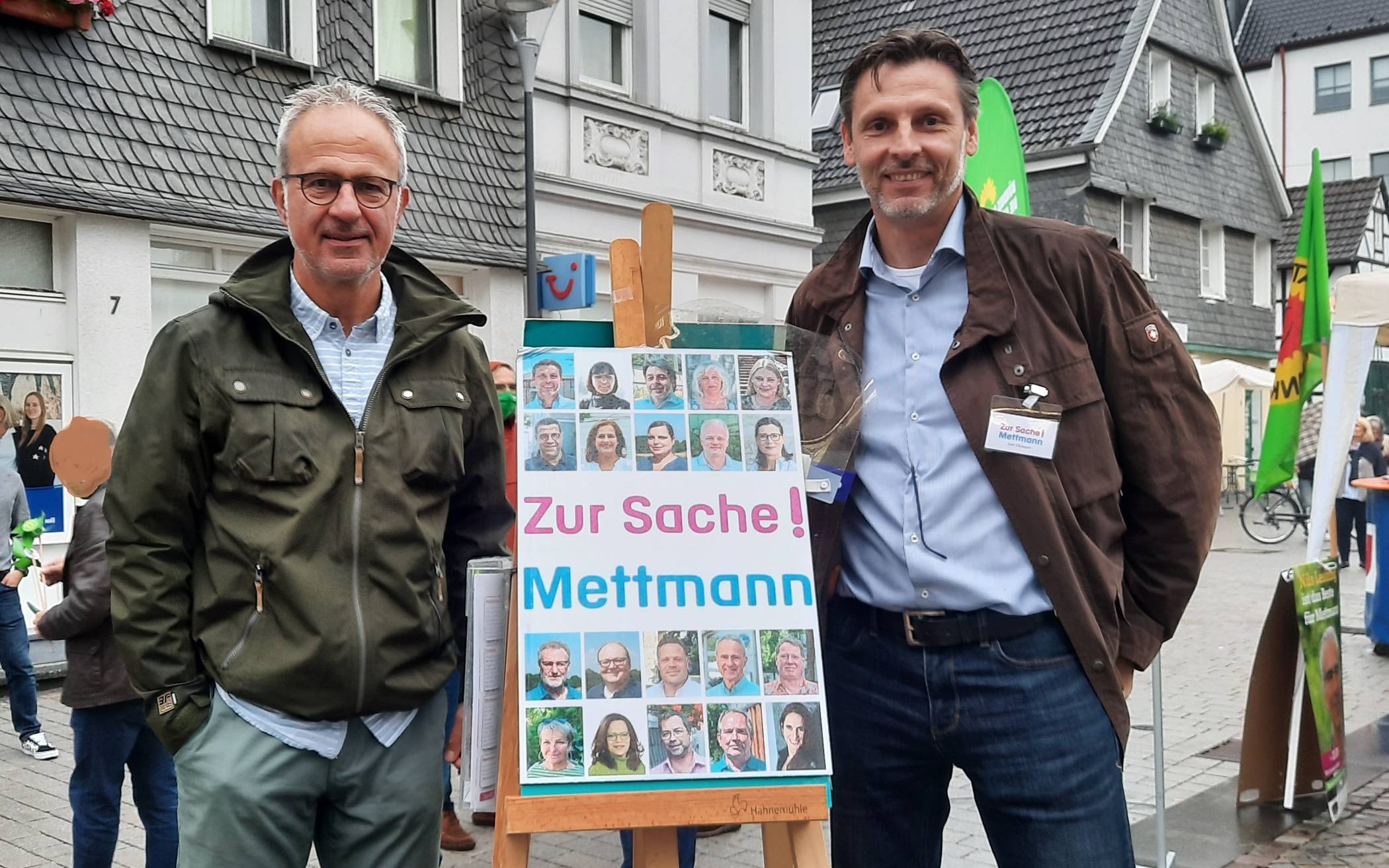  Andreas Konrad (l.) und Axel Ellsiepen am letzten Samstag in der Innenstadt. 