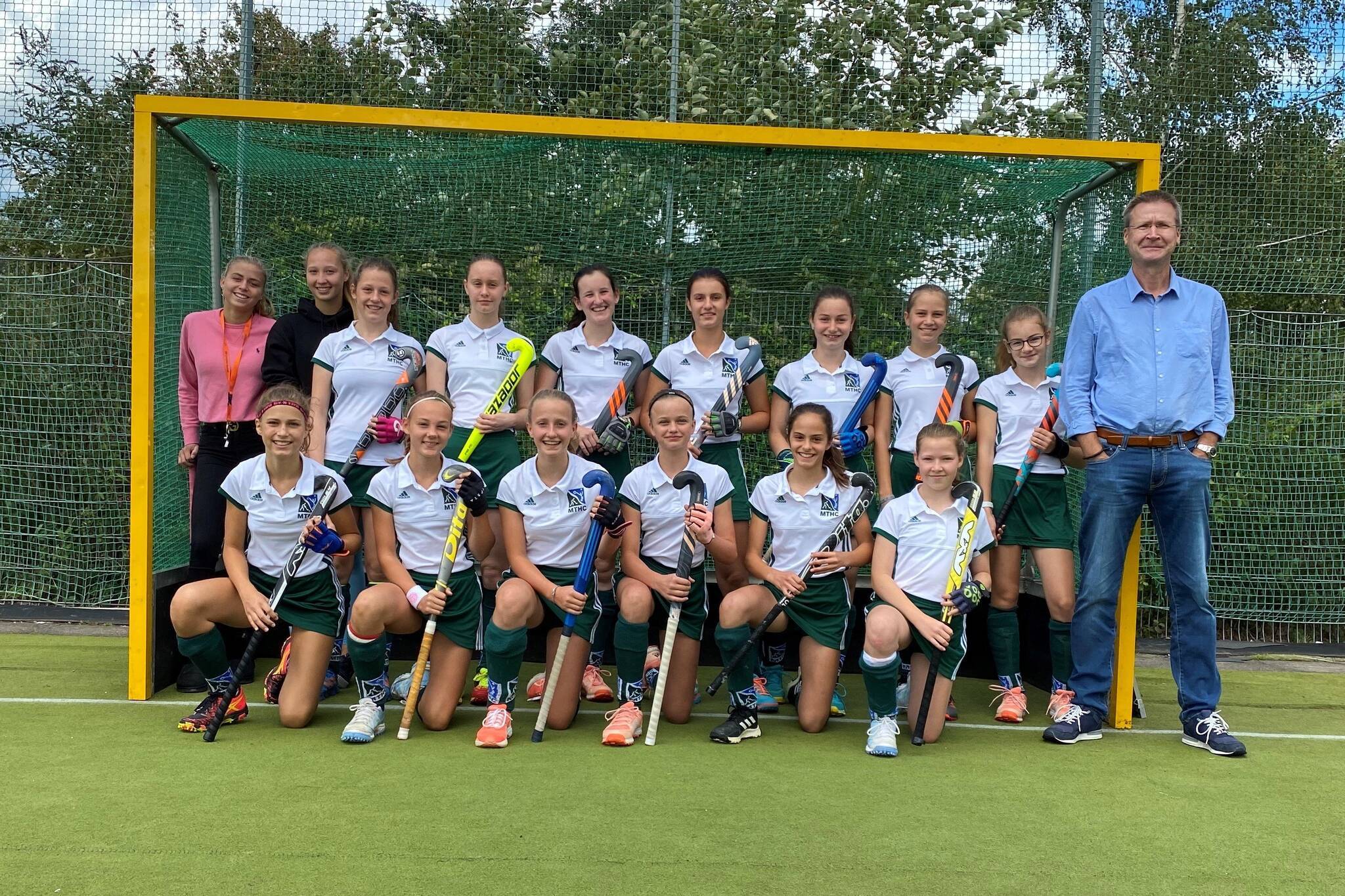  Spielen in der westdeutschen Oberliga ganz oben mit: die Hockeymädchen vom MTHC. 