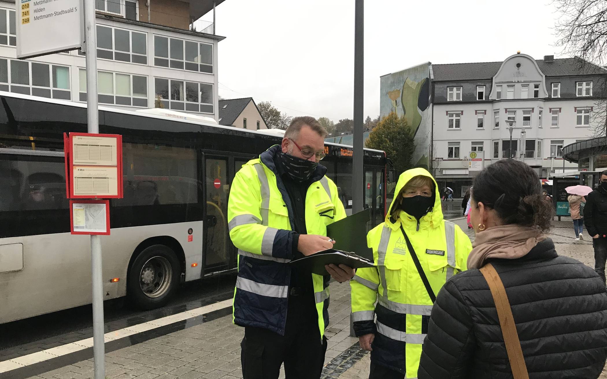 Maskenkontrollen in Bussen