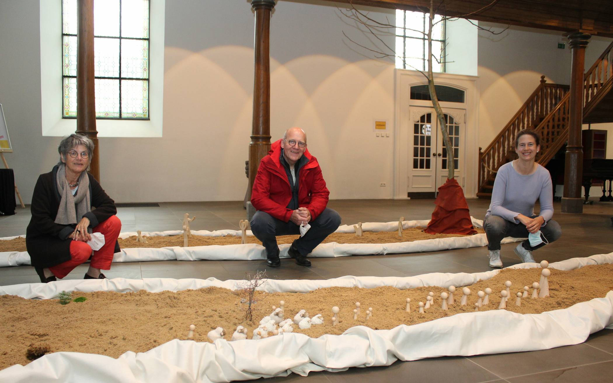  Machen Menschen aus Mettmann, die von der Krise gebeutelt sind, ein Hilfsangebot, von links: Erika Piepenhagen-Rütters, Pfarrer Jürgen Artmann und Claudia Nawroth. 